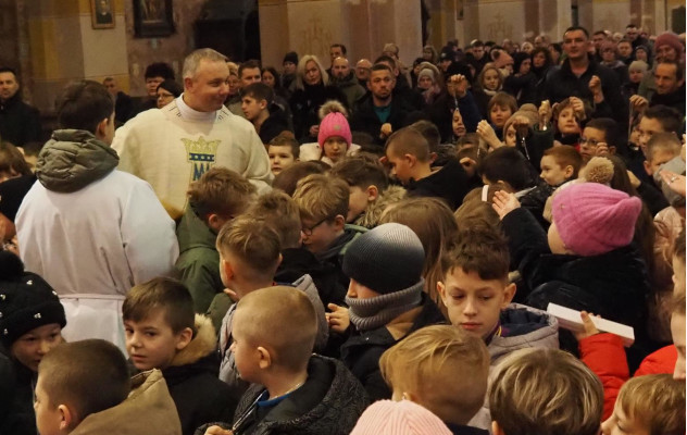 Poświęcenie medalików dzieciom. 8 grudnia 2024 rok.